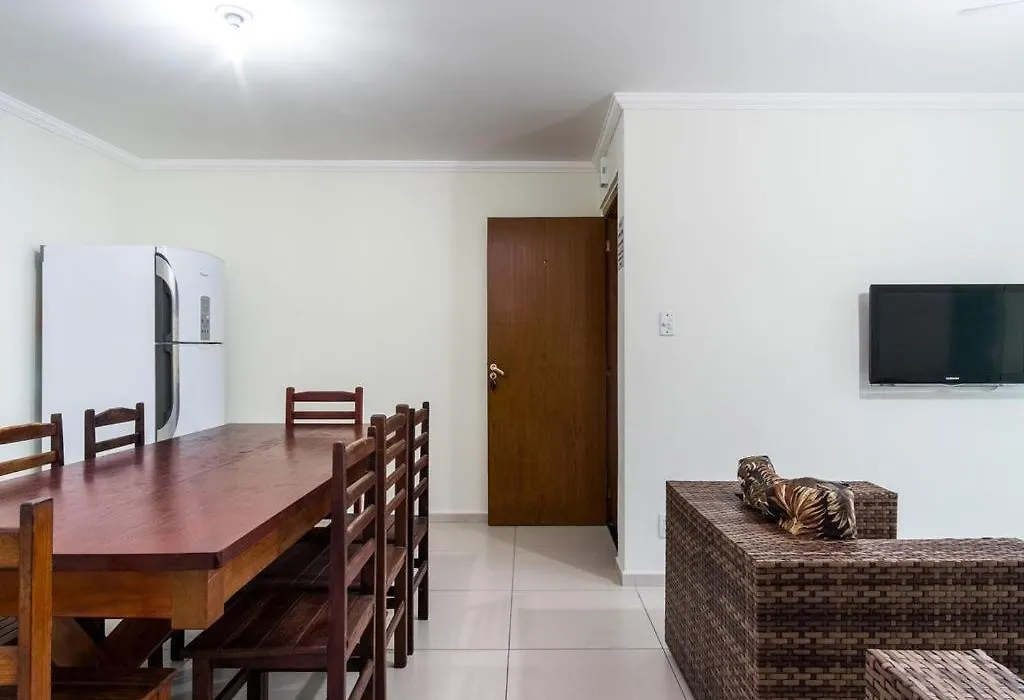 Apartamento com ar condicionado e Wi-fi, frente mar - 02 dormitórios - Edifício Luz do Sol-1